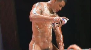 Spicy oiled bodybuilders are pouring themselves in oil