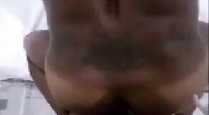 Casado musculoso en un video bareback amateur