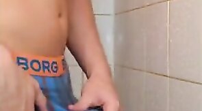 Amateur Guy Jerks Off on Webcam