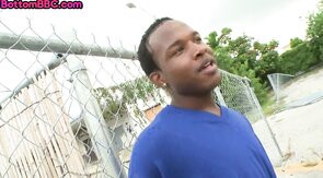 Public ebony dude loves deepthroating