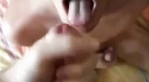 Amateur Bukkake Blowjob with Cum-Hungry Men