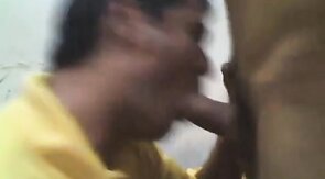 Chupando a Beto: Mamada Amateur de Twink Latino
