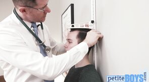 Tiny twunk assfucked by muscled doctor