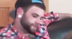 Straight Guy Gets Serviced by a Daddy