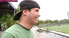 Public ebony stud loves giving head