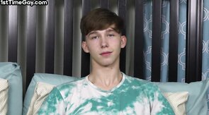 21yo amateur stud jerking off first time