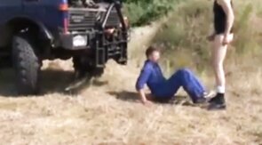 Caminhoneiro Pelado: Masturbação ao Ar Livre