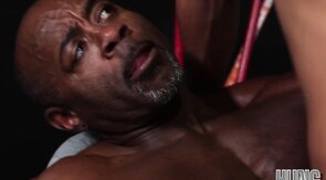 Sculpted black zaddy fucks asian jock