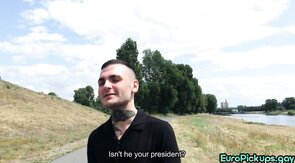 Tricked str8 dude deepthroating outdoor