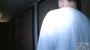 Fooled skinny str8 guy in glory hole