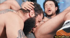 Horny stud pussydrilling his twink slut