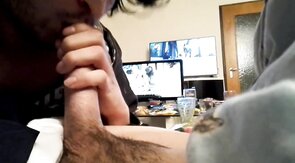 Twink's Blowjob & Cumshot Before Bed