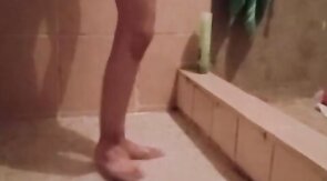 Bañándome con la riata parada