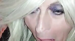 Crossdresser Gives a Blowjob