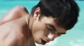 Bareback Amateur Handjob at the Beach with a Twink