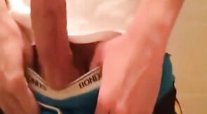 Twink ruins his orgasm after peehole play on webcam