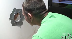 Fooled str8 guy got blowjob in gloryhole