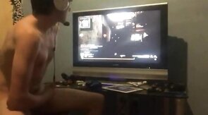 Twink Plays Call of Duty and Cums