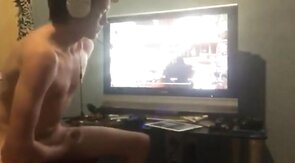 Twink Plays Call of Duty and Cums