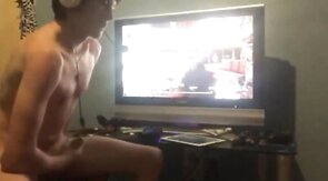 Twink Plays Call of Duty and Cums