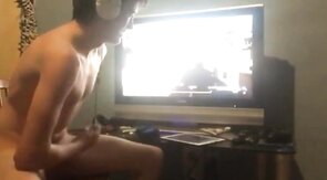 Twink Plays Call of Duty and Cums