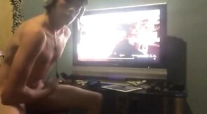 Twink Plays Call of Duty and Cums