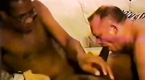 Big Dick Blowjob: White Daddy Sucks Mr. 18 Inches