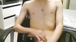 Smooth Twink Webcam Masturbation
