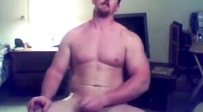 Ginger Muscle Stud Masturbates on Webcam