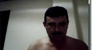 Bigote Maduro: Oso Amateur