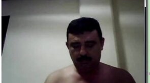 Bigote Maduro: Oso Amateur