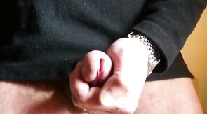 Big Cock Amateur Handjob: Jerking, Moaning and Shooting