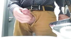 Daddy's Creamy Handjob Adventure