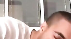 Papá se despierta con una gran mamada de polla