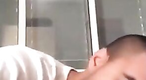 Papá se despierta con una gran mamada de polla