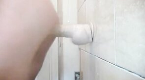 Quickie Against the Wall: Amateur Crossdresser Fun with a Sex Toy