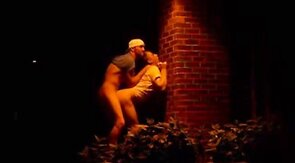 Sexo gay en callejón - Video amateur de hombresencalzones