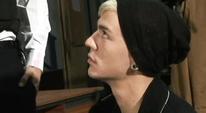 Submissive thief is blowing two cocks in the police department