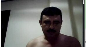 Bigote Maduro: Oso Amateur