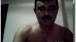 Bigote Maduro: Oso Amateur