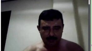 Bigote Maduro: Oso Amateur