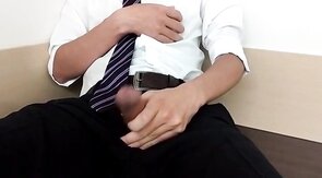 Amateur Twinks Bareback Handjobs & Cum Tributes