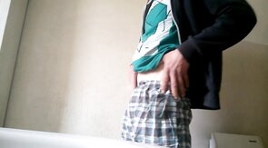 Muscular Twinks Cum Together in Hot Handjob Session