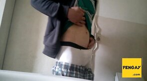 Muscular Twinks Cum Together in Hot Handjob Session