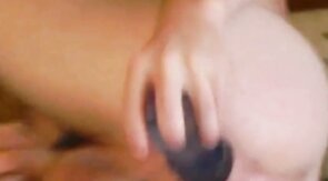 Heiße Amateur-Action mit Sex-Toy für ihn