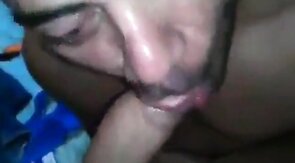 Gulosa profunda: Blowjob para um dotado latino