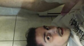 Self-sucking hunk masturbates and tastes his own cum