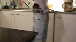 Twink Sagger Shoots a Load on the Table