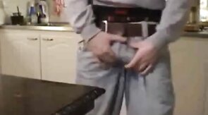 Twink Sagger Shoots a Load on the Table