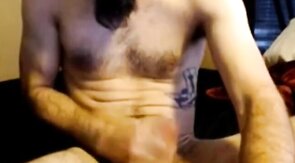 Big Dick Hunk Cums on Cam
